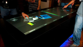 支持50觸摸點的100英寸背投式桌面觸摸屏亮相-【背投顯示專區(qū)】-背投顯示|Rear-projector|產(chǎn)品及市場信息資訊-【投影之窗】